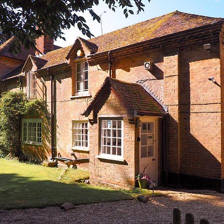 Landford'S Cottage, Your Retreat! ภายนอก รูปภาพ