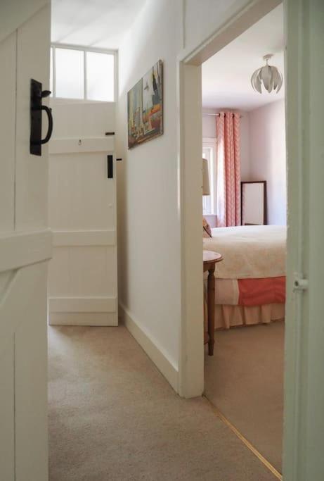 Landford'S Cottage, Your Retreat! ภายนอก รูปภาพ