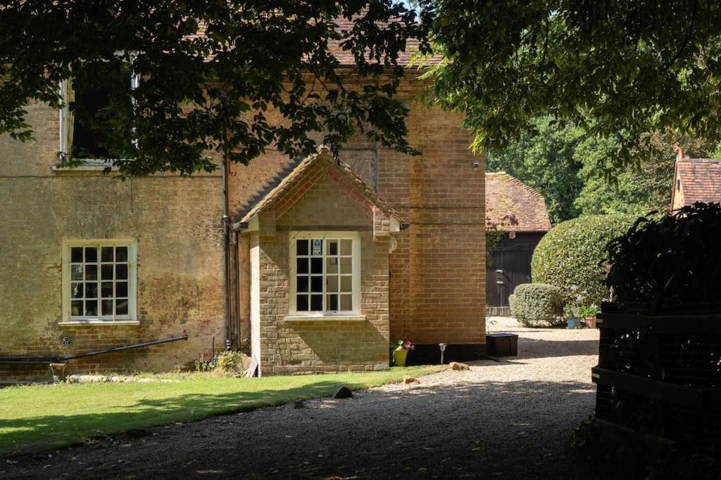 Landford'S Cottage, Your Retreat! ภายนอก รูปภาพ