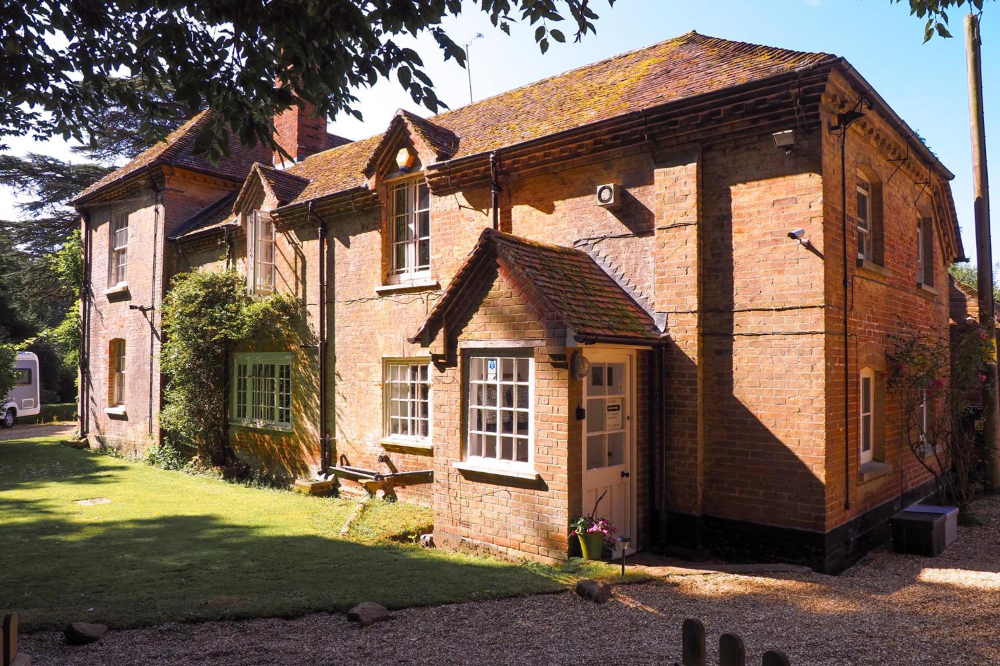 Landford'S Cottage, Your Retreat! ภายนอก รูปภาพ
